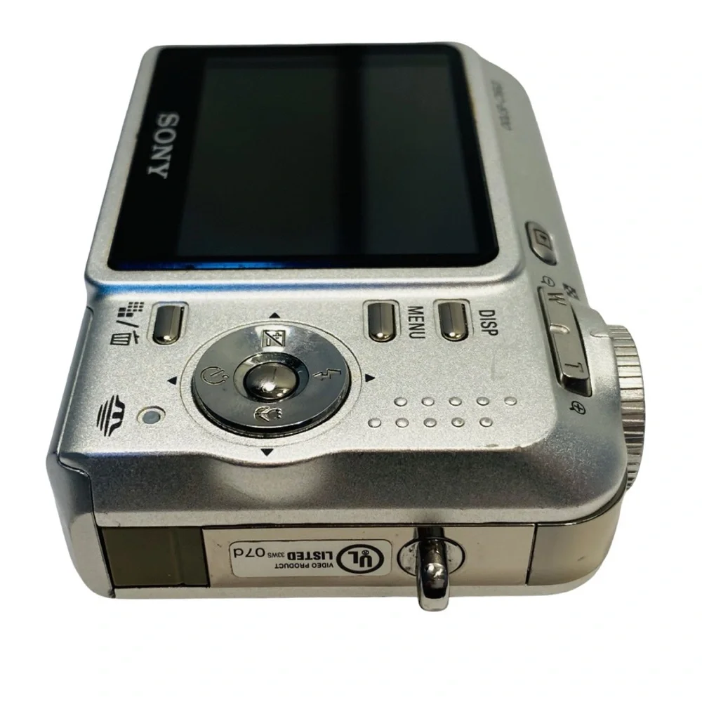 SONY Cyber-shot DSC-S700 Digital Camera | 7.2MP 3X Optical Zoom | For Parts Only